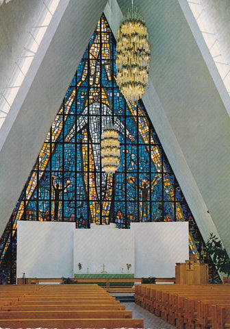 Ak Tromsdalen kirke Ishavskathedralen. Glasmaleri av Victor Sparre.