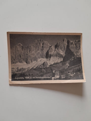 AK Austriahütte mit Dachsteinsüdwänden.