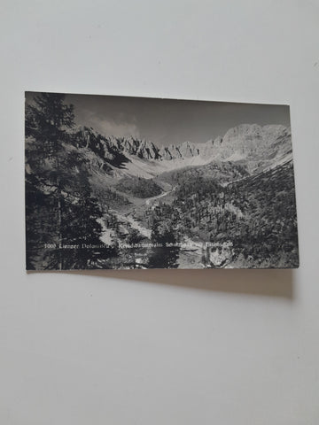 AK Lienzer Dolomiten. Kerschbaumeralm Schutzhaus mit Eisenschuß.