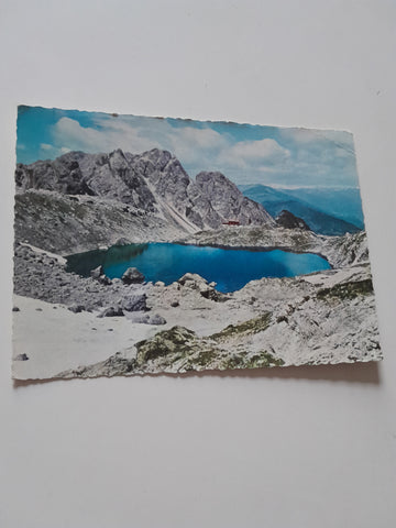 AK Karlsbaderhütte mit dem großen Laserzsee.