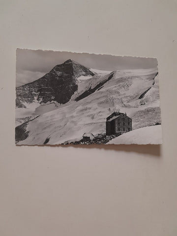 AK Neue Pragerhütte gegen Schlatenkees.