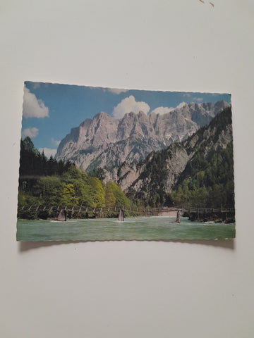 AK Gesäuse. Johnsbachsteg gegen Hochtorgruppe.