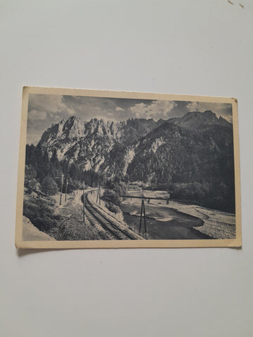 AK Gesäuse, Haltestelle Johnsbach gegen Hochtorgruppe. (1943)