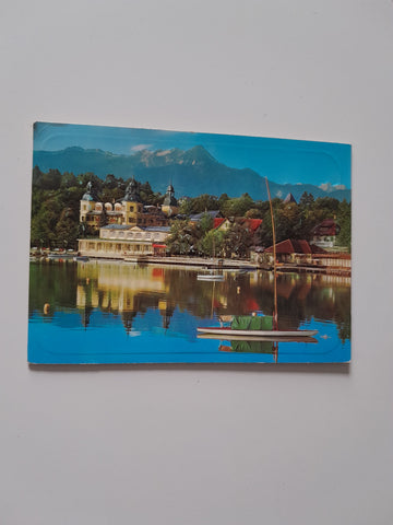 AK Velden am Wörthersee. Schloß mit Mittagskogel.
