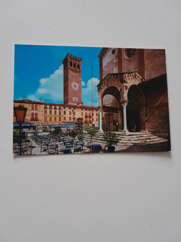 AK Bassano del Grappa. Piazza Garibaldi - Torre Ezzeliniana.