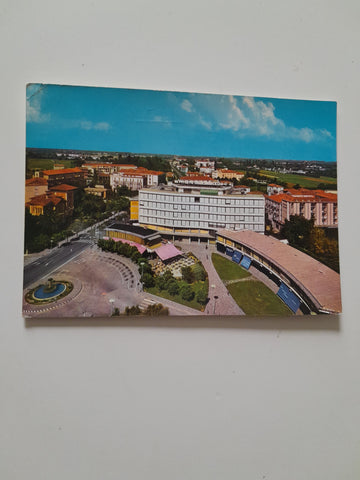 AK Abano Terme. Piazza della Repubblica e Viale delle Terme.