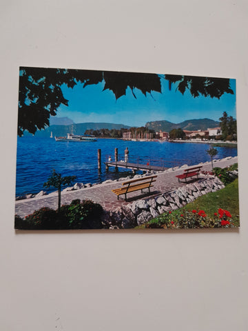 AK Bardolino. Lago di Garda. Il Lungolago.