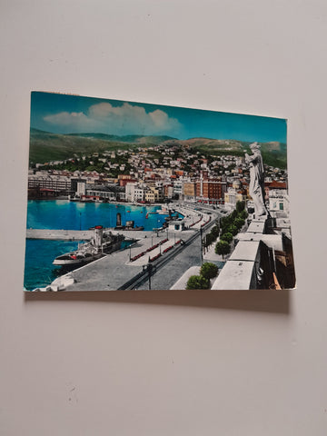 AK Trieste. La riva.
