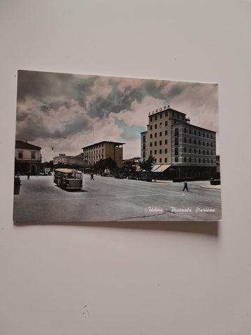 AK Udine. Piazzale Stazione.