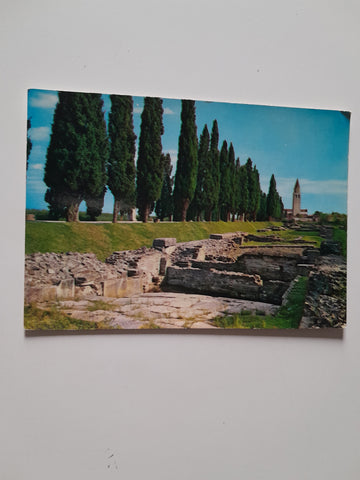 AK Aquileia. Elementi dei magazzini del porto romano.