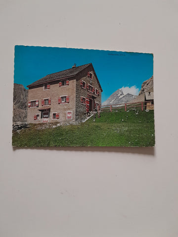AK Salm-Hütte im obersten Leitertal mit Großglockner.