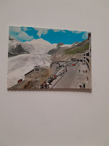 AK Großglockner Hochalpenstraße. Parkplatz Freiwandeck.