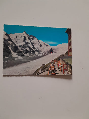AK Großglockner Hochalpenstraße. Blick vom Alpenhotel Kaiser Franz Josef Haus.