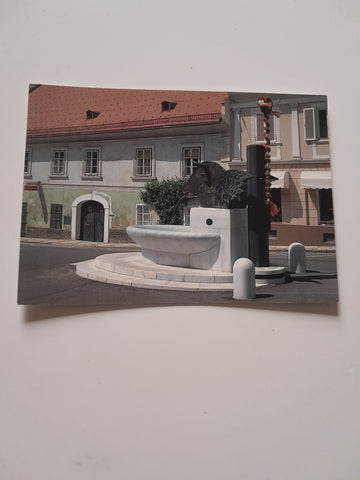 AK Bleiburg. Freyungsbrunnen von KIKI KOGELNIK 1994.