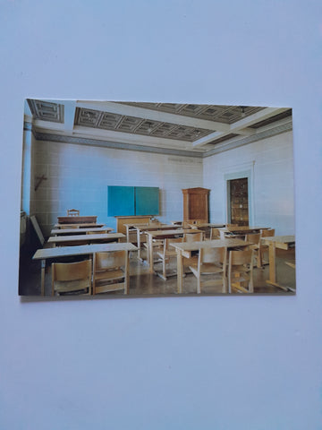 AK Berndorf. Volks- und Hauptschule Dorisches Klassenzimmer.