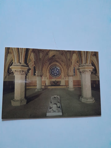 AK Cistercienser-Abtei Heiligenkreuz. Kapitelhaus mit Grabmal.