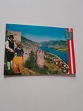 AK Spitz an der Donau. Ruine Hinterhaus. Wachauer Trachtenpärchen.