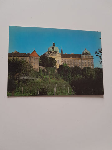 AK Chorherrenstift Klosterneuburg. Barockfassade mit Sattlerturm.