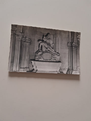 AK Stift Klosterneuburg. Kreuzgang östl. Flügel. Pieta v. Lorenzo Mathielli.