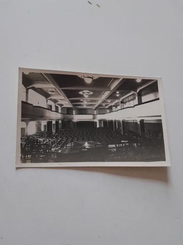 AK Knittelfeld. Neue Schule Theatersaal. (1928)