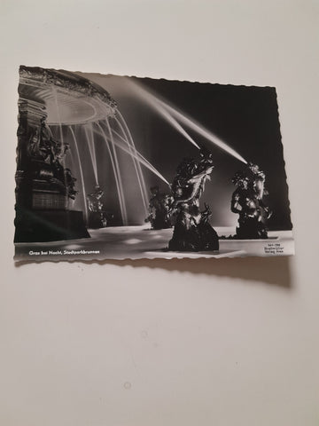 AK Graz bei Nacht. Stadtparkbrunnen.