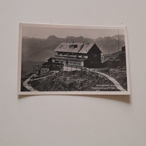 AK Feuerkogel. Alpenvereinshaus mit Totem Gebirge.