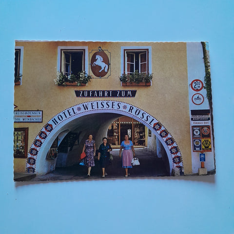 AK St. Wolfgang. Zufahrt zum Hotel Weisses Rössl.