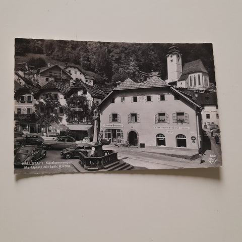 AK Hallstatt. Marktplatz mit kath. Kirche.