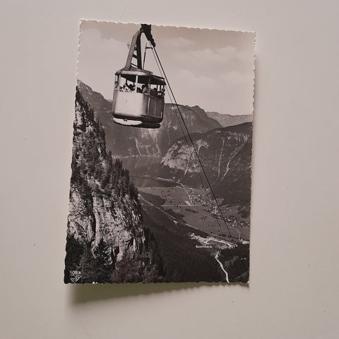AK Obertraun. Dachstein Seilbahn zu den Riesen-Eishöhlen und Krippenstein.