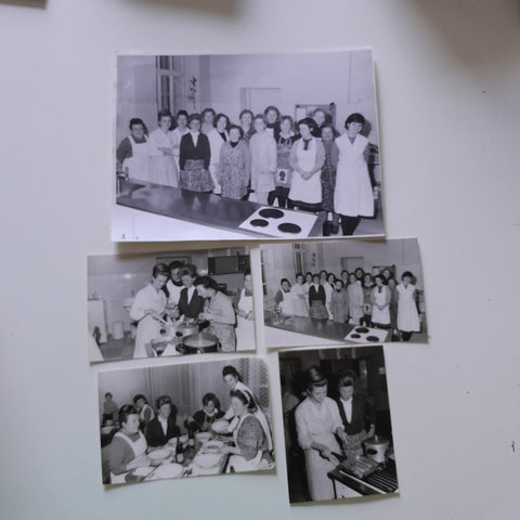 1 Großes Foto + 4 Fotos im Kleinformat Kronesschule Graz (1964/65)