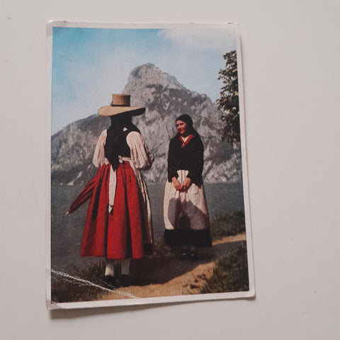 AK Tracht im Salzkammergut.