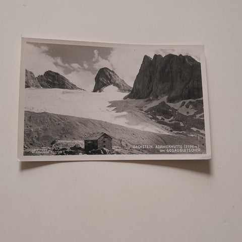AK Dachstein Adamekhütte am Gosaugletscher.