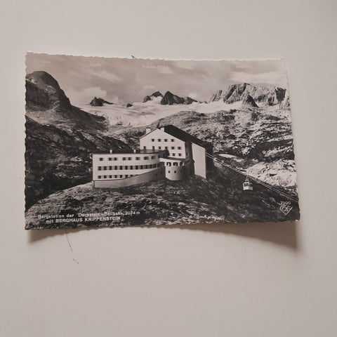 AK Bergstation der Dachstein-Seilbahn mit Berghaus Krippenstein.