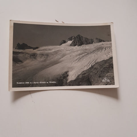 Dachstein mit Karls Eisfeld m. Dirndln.