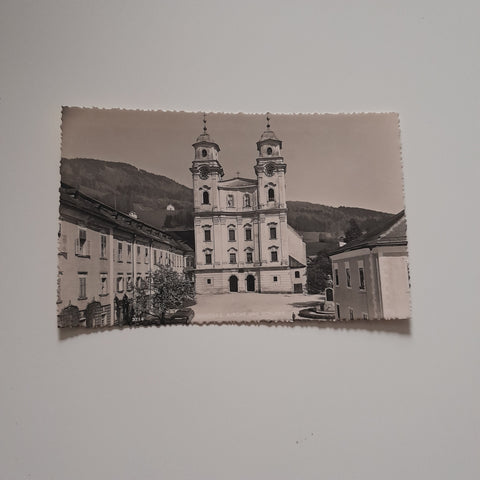 AK Mondsee Kirche und Schloss.