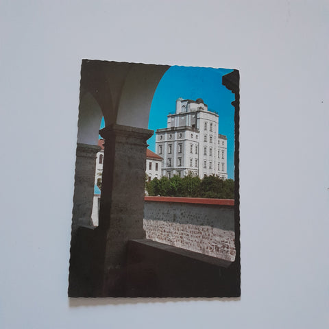 AK Benediktinerstift Kremsmünster. Arkaden mit Sternwarte.