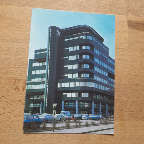 AK Linz. OÖ. Raiffeisen-Zentralbank, Raiffeisenplatz 1.