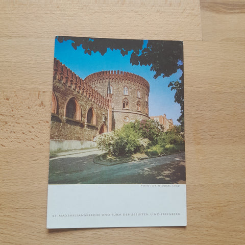 AK Linz St. Maximilianskirche und Turm der Jesuiten. Freinberg.