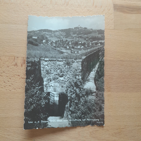 AK Linz. Blick vom Schloßberg auf Pöstlingberg.