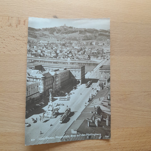 AK Linz. Hauptplatz. Blick auf den Pöstlingberg.
