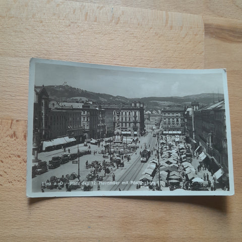 AK Linz Platz des 12. November mit Pöstlingberg.