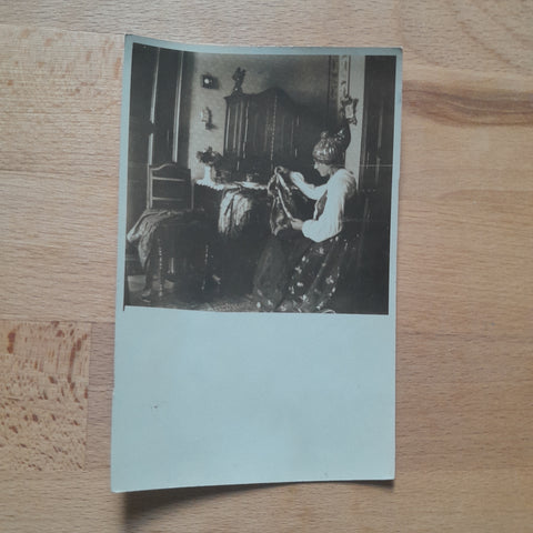 AK Frau in Tracht (Fotograf C. Weidinger, Linz)
