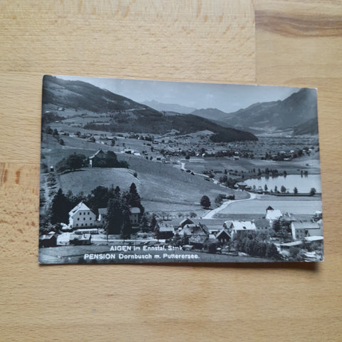 AK Aigen im Ennstal. Pension Dornbusch mit Putterersee.