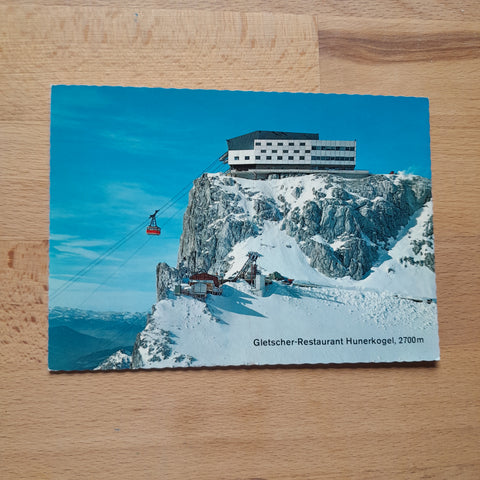 AK Gletscher-Restaurant Hunerkogel. Bergstation.