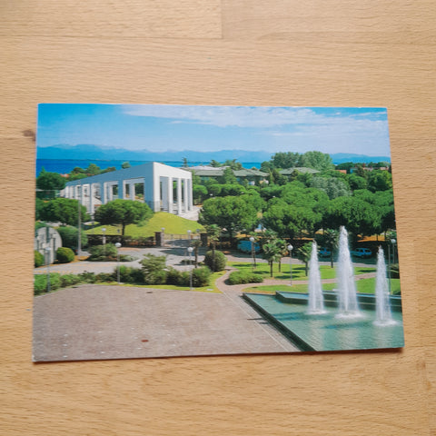AK Lignano Sabbiadoro. Piazzale del comune L'Arena.