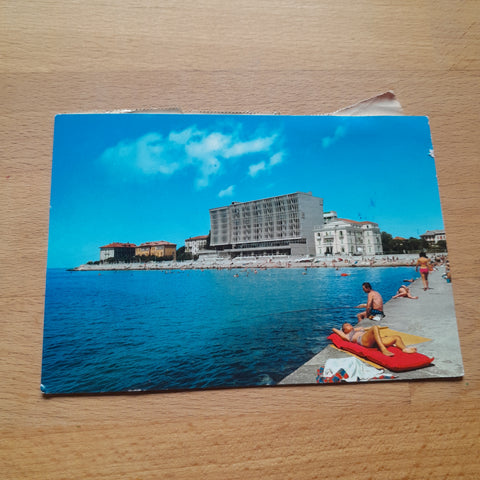 AK Grado.