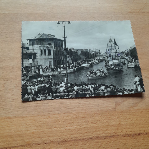 AK Grado. Ritorna la processione della Madonna di Barbana.