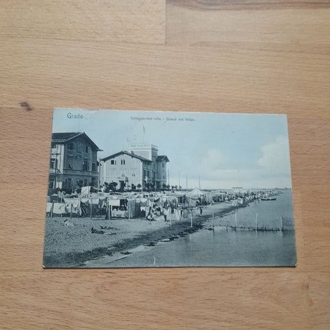 AK Grado Spiaggia con ville. Strand mit Villen.