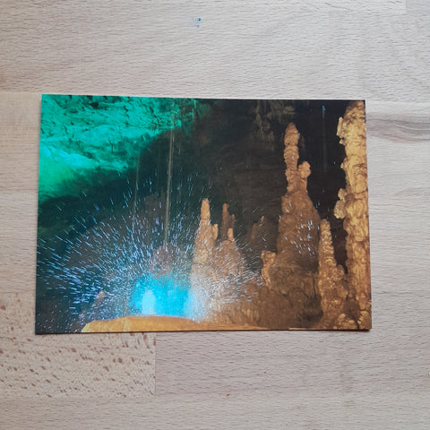 AK Lurgrotte-Semriach Wassertropfen im Dom.