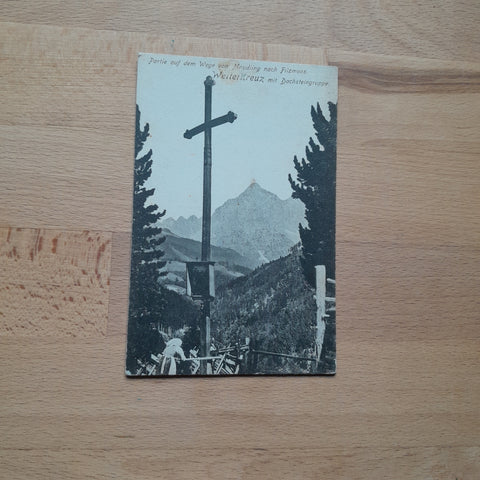 AK Partie auf dem Wege von Mandling nach Filzmoos. Wetterkreuz mit Dachsteingruppe. (1907)